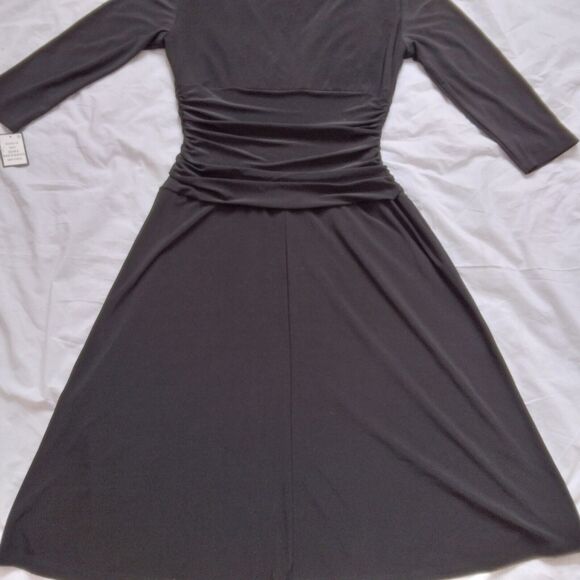 EXPRESS Black Dress Gathered Waist 3/4 Sleeve Fit And Flare Womens Size 6 - Picture 12 of 12